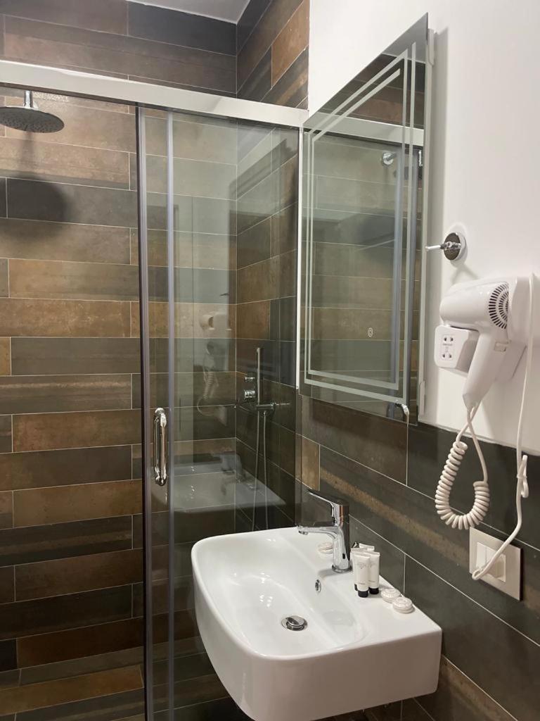 Hotel Adria Shëngjin Eksteriør billede